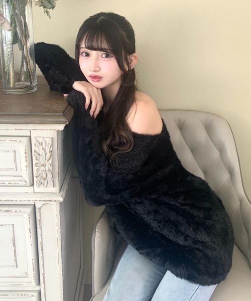 Mejoul(メジュール)の「【2026秋冬新作】ふわふわシャギーVネックニット(ニット/セーター・レディース・ホワイト/ブラック・F)」の7枚目の写真