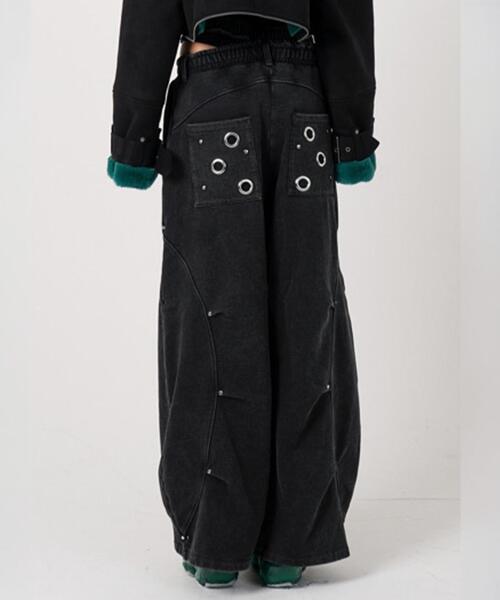 ROYAL FLASH（ロイヤルフラッシュ）の「MITSUKI/ミツキ/EYELET TUCK SWEAT PANTS（スウェットパンツ・レディース・ブラック/グレー・S/M）」の4枚目の写真