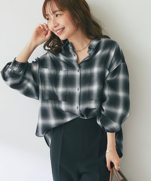 La boutique BonBon(ラブティックボンボン)の「【大人っぽカジュアル】イージーロールアップチェックシャツ(シャツ/ブラウス・レディース・ブラック・FREE)」の1枚目の写真