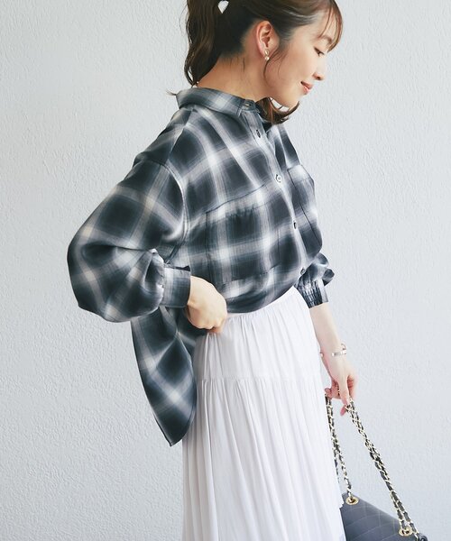 La boutique BonBon(ラブティックボンボン)の「【大人っぽカジュアル】イージーロールアップチェックシャツ(シャツ/ブラウス・レディース・ブラック・FREE)」の15枚目の写真