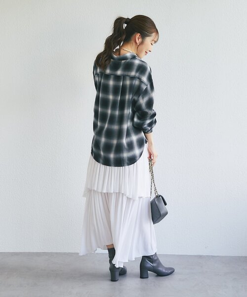 La boutique BonBon(ラブティックボンボン)の「【大人っぽカジュアル】イージーロールアップチェックシャツ(シャツ/ブラウス・レディース・ブラック・FREE)」の9枚目の写真