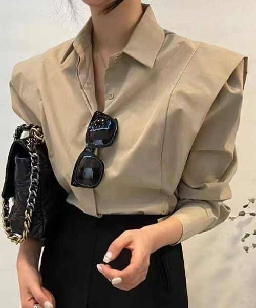 FLINEA(フリネア)の「レギュラーカラー長袖シャツ(シャツ/ブラウス・レディース・ホワイト/ブラック/ダークベージュ・FREE)」の3枚目の写真