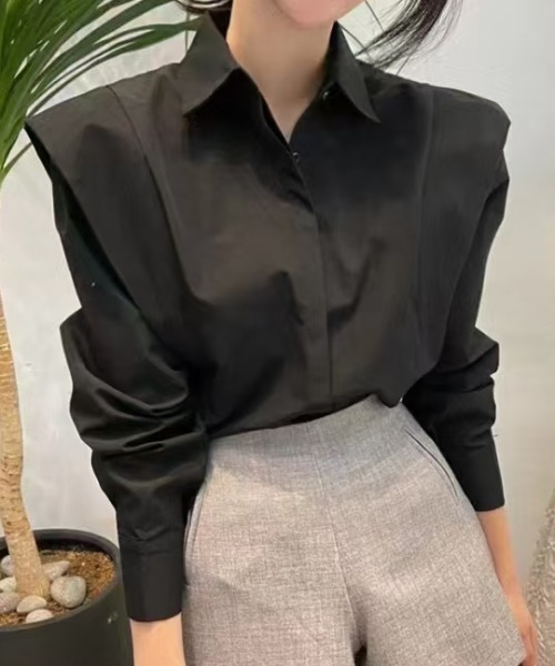 FLINEA(フリネア)の「レギュラーカラー長袖シャツ(シャツ/ブラウス・レディース・ホワイト/ブラック/ダークベージュ・FREE)」の2枚目の写真