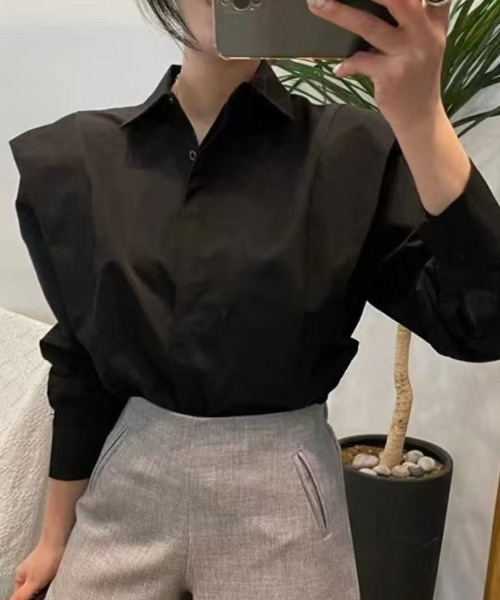 FLINEA(フリネア)の「レギュラーカラー長袖シャツ(シャツ/ブラウス・レディース・ホワイト/ブラック/ダークベージュ・FREE)」の12枚目の写真