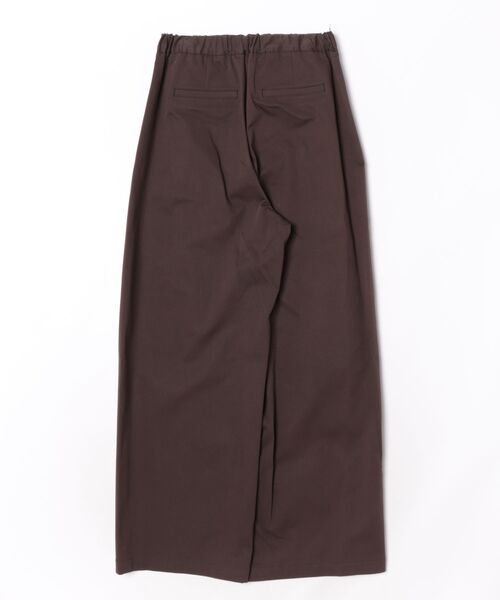 AMOMENTO（アモーメント）の「AMOMENTO TWO TUCK WIDE BANDING PANTS（その他パンツ・レディース・ブラウン・1/0）」の2枚目の写真