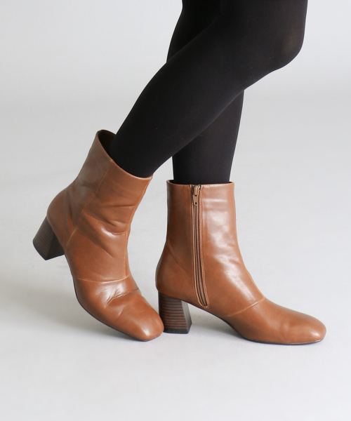 RODE SKO（ロデスコ）の「RODE SKO PILAR スクエアトゥショートブーツ（ブーツ・レディース・キャメル/ブラック・36/38/37）」の16枚目の写真