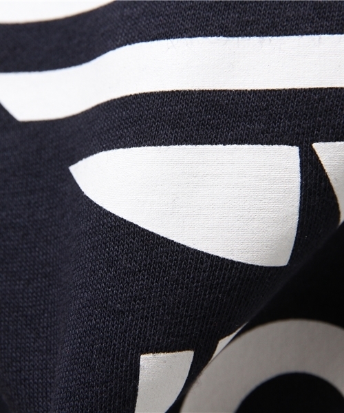 adidas（アディダス）の「【adicolor】 スウェット [TREFOIL CREW]（スウェット・メンズ・ブラック/ブルー/ライトグレー/ホワイト・MEDIUM/XX-LARGE/XXX-LARGE/X-SMALL/SMALL/LARGE/X-LARGE）」の12枚目の写真