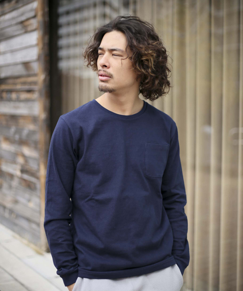 Denime(ドゥニーム)の「無地ロングスリーブTEE(Tシャツ/カットソー・メンズ・キャメル/ホワイト/グレー/ブラック/ネイビー・SMALL/X-LARGE/LARGE/MEDIUM)」の4枚目の写真