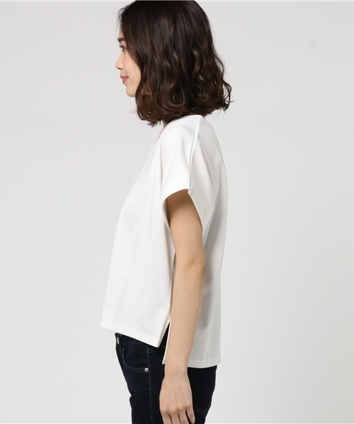 UR'S（ユアーズ）の「Vﾈｯｸｶｯﾄｿｰ（Tシャツ/カットソー・レディース・ホワイト/ブラック・M/S）」の4枚目の写真