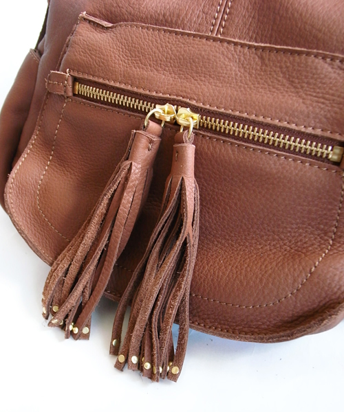 And A（アンドエー）の「フロントタッセル2WAYショルダーバッグ（And A×Beau're）（ショルダーバッグ・レディース・ブラック/ライトブラウン/レッド・FREE）」の4枚目の写真