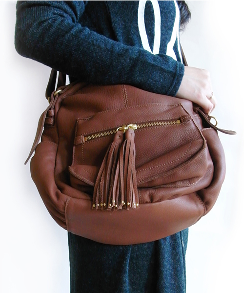 And A（アンドエー）の「フロントタッセル2WAYショルダーバッグ（And A×Beau're）（ショルダーバッグ・レディース・ブラック/ライトブラウン/レッド・FREE）」の9枚目の写真