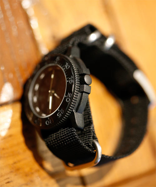 LUMINOX ルミノックス　オールブラック アナログ腕時計 Amazon.co.jp: [ルミノックス]LUMINOX 腕時計 レザーバック シー