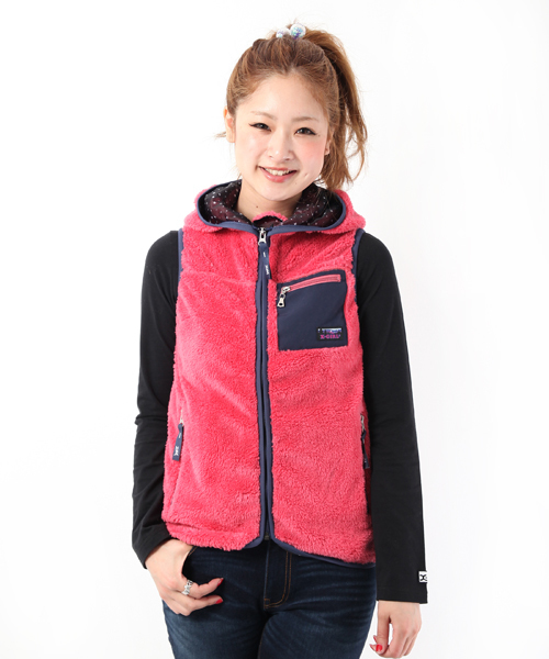 X-girl（エックスガール）の「FLUFFY VEST（ベスト・レディース・ブラック/ベージュ/パープル/ピンク/マルチ・1/2）」の4枚目の写真