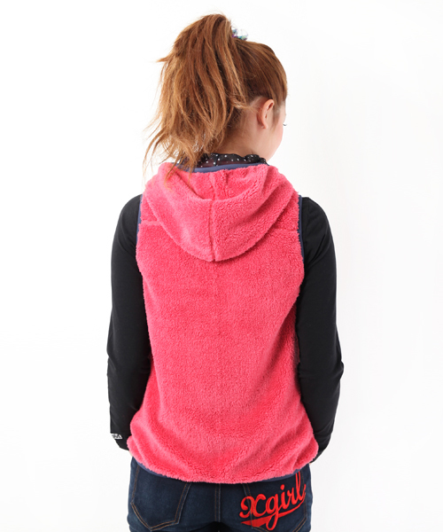 X-girl（エックスガール）の「FLUFFY VEST（ベスト・レディース・ブラック/ベージュ/パープル/ピンク/マルチ・1/2）」の13枚目の写真