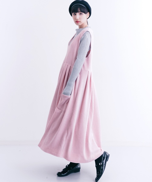 MERLOT（メルロー）の「Vネックジャンパースカートワンピ1059（ワンピース・レディース・アイボリー/ネイビー/ブラック/ピンク・FREE）」の4枚目の写真