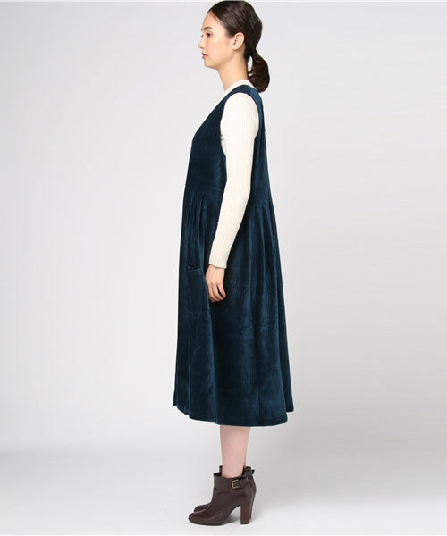 MERLOT（メルロー）の「Vネックジャンパースカートワンピ1059（ワンピース・レディース・アイボリー/ネイビー/ブラック/ピンク・FREE）」の7枚目の写真