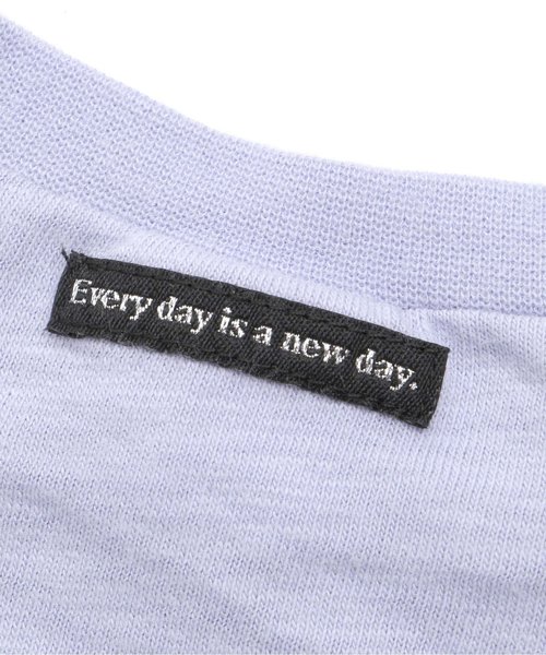 BREEZE(ブリーズ)の「リンゴ刺繍Tシャツ(Tシャツ/カットソー・キッズ・オフホワイト/ラベンダー・100/110/120/130/140/80/90)」の5枚目の写真