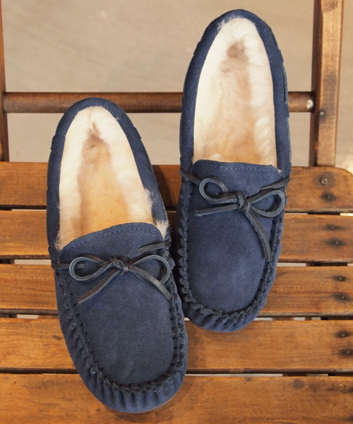 BEAUTY&YOUTH UNITED ARROWS(ビューティーアンドユースユナイテッドアローズ)の「BYBC ∵emu Amityモカシン ◆(モカシン/デッキシューズ・レディース・ライトグレー/ベージュ/ネイビー・5/6/7/8)」の1枚目の写真