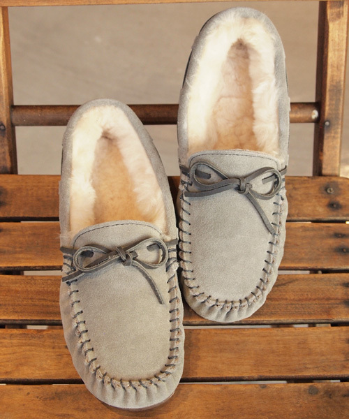 BEAUTY&YOUTH UNITED ARROWS(ビューティーアンドユースユナイテッドアローズ)の「BYBC ∵emu Amityモカシン ◆(モカシン/デッキシューズ・レディース・ライトグレー/ベージュ/ネイビー・5/6/7/8)」の2枚目の写真