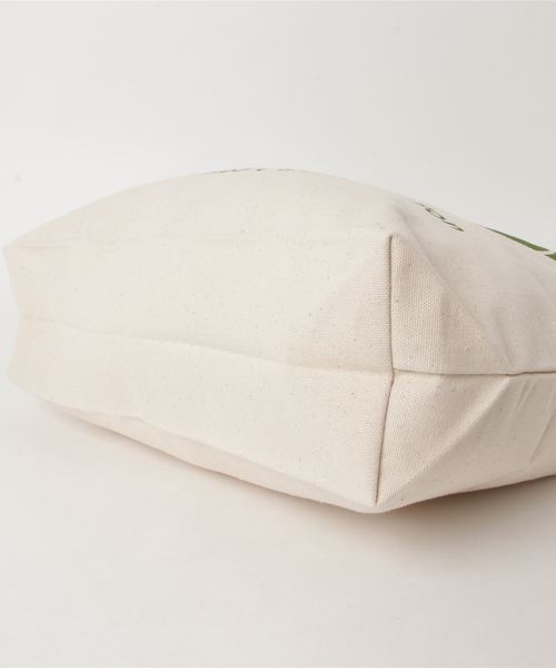 THE NORTH FACE(ザノースフェイス)の「オーガニックコットントート TNF Organic Cotton Tote NM81908(トートバッグ・メンズ・ブラック/グリーン/ホワイト/レッド/ブルー・FREE)」の7枚目の写真