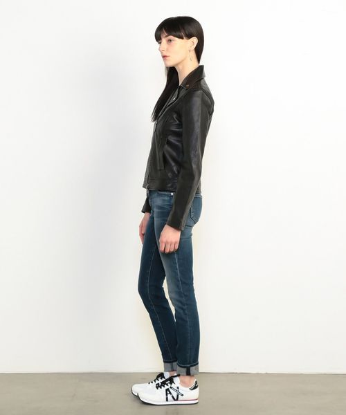 ARMANI EXCHANGE（アルマーニエクスチェンジ）の「【A|Xアルマーニ エクスチェンジ】ラムレザー　ライダースジャケット（ライダースジャケット・レディース・ホワイト/ブラック・SMALL/MEDIUM/X-SMALL）」の6枚目の写真