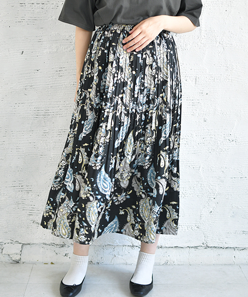 PairPair（ペアペア）の「ペイズリー＆チェーン柄アソートプリーツスカート（スカート・レディース・ブラック/ホワイト/ホワイト系その他/グレー系その他・FREE）」の4枚目の写真