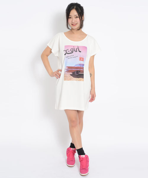 X-girl(エックスガール)の「STOP BY S/S TEE DRESS(ワンピース・レディース・ホワイト/ブラック/ピンク・1/2)」の1枚目の写真