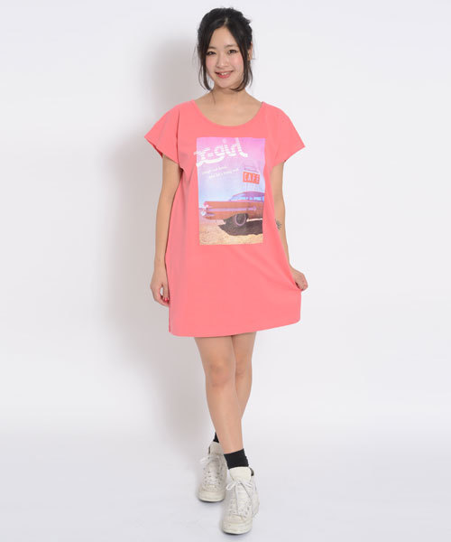 X-girl(エックスガール)の「STOP BY S/S TEE DRESS(ワンピース・レディース・ホワイト/ブラック/ピンク・1/2)」の3枚目の写真
