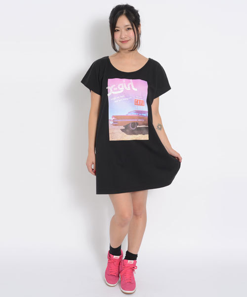 X-girl(エックスガール)の「STOP BY S/S TEE DRESS(ワンピース・レディース・ホワイト/ブラック/ピンク・1/2)」の2枚目の写真