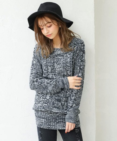 Newlyme(ニューリーミー)の「ケーブルチュニックニットトップス(ニット/セーター・レディース・アイボリー/ベージュ/ピンク系その他/パープル/ブルー/プラム/モカ/ボルドー/杢グレー/チャコールグレー/ブラック/ブラック系その他・MEDIUM/LARGE/X-LARGE)」の4枚目の写真