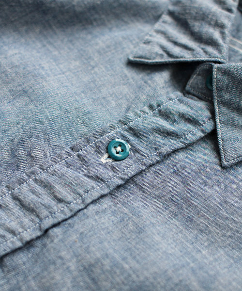 Denime（ドゥニーム）の「【MADE IN JAPAN】6.0oz シャンブレーワークシャツ（シャツ/ブラウス・メンズ・ブラック/サックスブルー・SMALL/MEDIUM/LARGE/X-LARGE）」の5枚目の写真