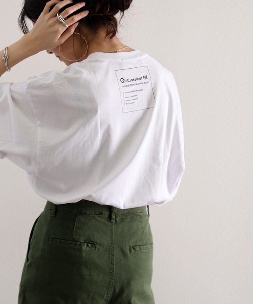 classicalelf（クラシカルエルフ）の「Classical Elf オーバーサイズ ロング丈バックプリント無地クルーネックロゴビッグTシャツ（半袖）（Tシャツ/カットソー・レディース・ホワイト/ブラック/杢グレー/ブラウン/ベージュ/グリーン・MEDIUM/LARGE/X-LARGE）」の22枚目の写真