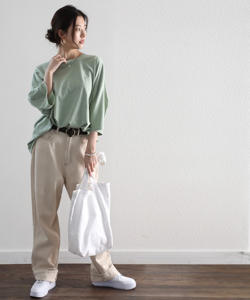 classicalelf（クラシカルエルフ）の「Classical Elf オーバーサイズ ロング丈バックプリント無地クルーネックロゴビッグTシャツ（半袖）（Tシャツ/カットソー・レディース・ホワイト/ブラック/杢グレー/ブラウン/ベージュ/グリーン・MEDIUM/LARGE/X-LARGE）」の7枚目の写真