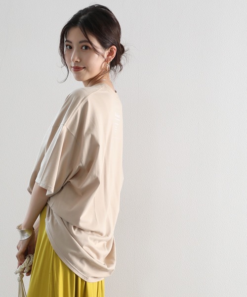 classicalelf（クラシカルエルフ）の「Classical Elf オーバーサイズ ロング丈バックプリント無地クルーネックロゴビッグTシャツ（半袖）（Tシャツ/カットソー・レディース・ホワイト/ブラック/杢グレー/ブラウン/ベージュ/グリーン・MEDIUM/LARGE/X-LARGE）」の14枚目の写真