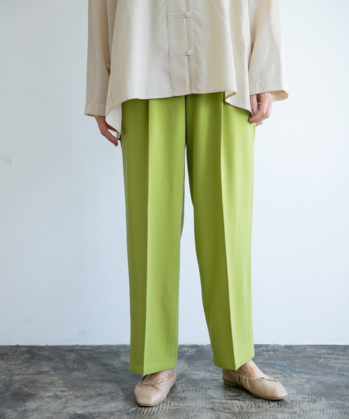 A part by（アパートバイ）の「Pカラータックストレートパンツ 917826（その他パンツ・レディース・チャコールグレー/ブラウン系その他/ライトベージュ/ライトグリーン/ライトブルー・MEDIUM/LARGE）」の4枚目の写真