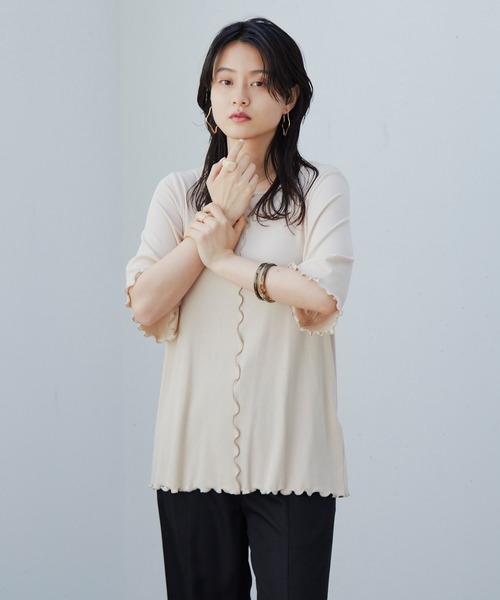 Happy John(ハッピージョン)の「バックスリットメロウカット(Tシャツ/カットソー・レディース・ナチュラル/グリーン・FREE)」の1枚目の写真