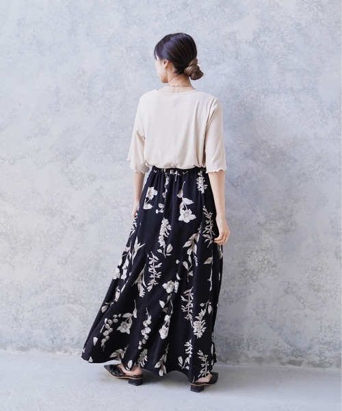 Happy John(ハッピージョン)の「バックスリットメロウカット(Tシャツ/カットソー・レディース・ナチュラル/グリーン・FREE)」の7枚目の写真