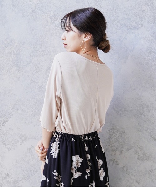 Happy John(ハッピージョン)の「バックスリットメロウカット(Tシャツ/カットソー・レディース・ナチュラル/グリーン・FREE)」の9枚目の写真