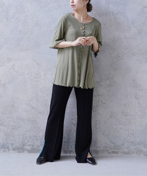 Happy John(ハッピージョン)の「バックスリットメロウカット(Tシャツ/カットソー・レディース・ナチュラル/グリーン・FREE)」の14枚目の写真