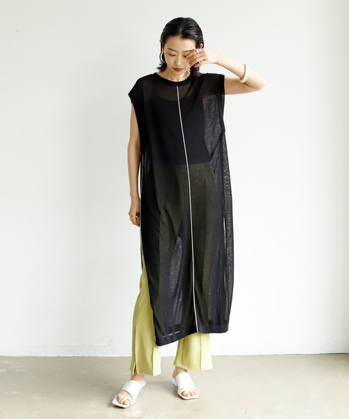 Birthday room（バースデイルーム）の「シアー ライン ロング パイピング ニット クルーネック ワンピース（ワンピース・レディース・ブラック/ベージュ/パープル/ライム・FREE）」の2枚目の写真