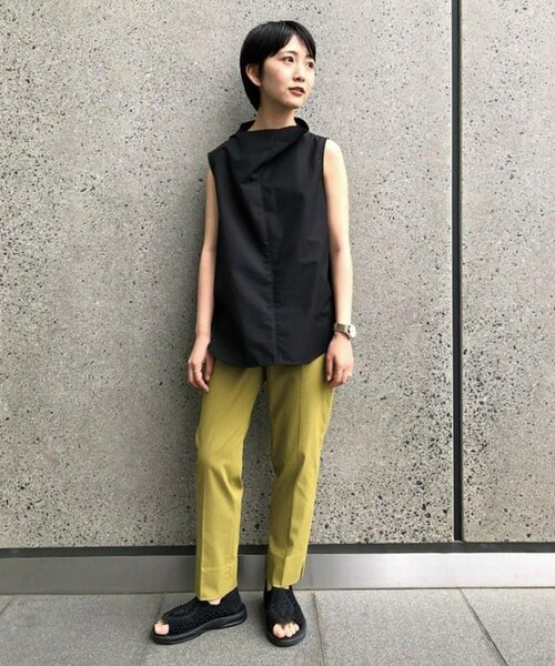 DRESSTERIOR(ドレステリア)の「◆サイドスリットテーパードパンツ(その他パンツ・レディース・黄緑系/カーキ/ネイビー・36/40/34/38)」の5枚目の写真