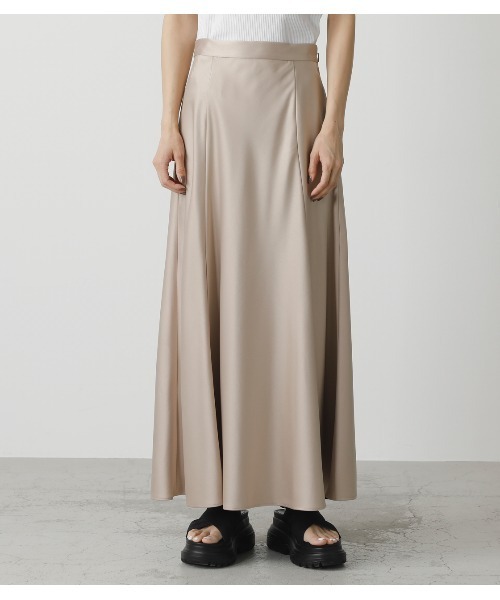 AZUL by moussy(アズールバイマウジー)の「SATIN NARROW SKIRT/サテンナロースカート(スカート・レディース・ベージュ/カーキ・SMALL/MEDIUM)」の6枚目の写真