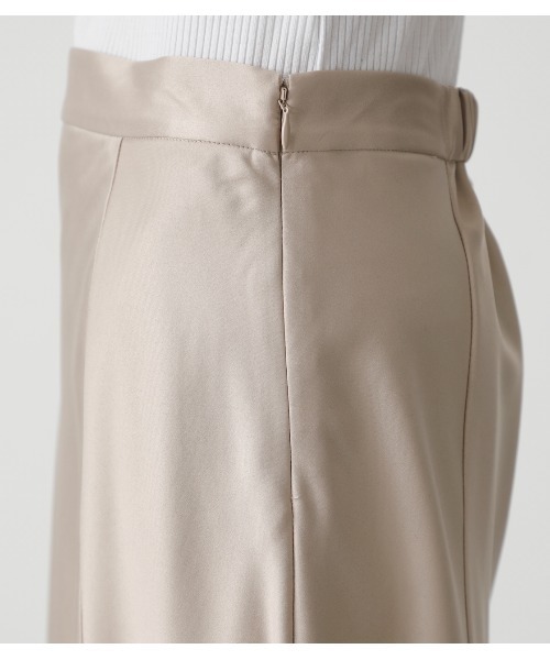 AZUL by moussy(アズールバイマウジー)の「SATIN NARROW SKIRT/サテンナロースカート(スカート・レディース・ベージュ/カーキ・SMALL/MEDIUM)」の9枚目の写真