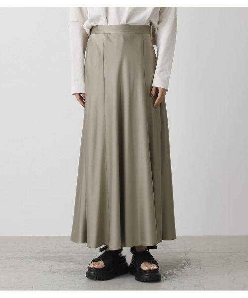 AZUL by moussy(アズールバイマウジー)の「SATIN NARROW SKIRT/サテンナロースカート(スカート・レディース・ベージュ/カーキ・SMALL/MEDIUM)」の15枚目の写真