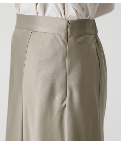 AZUL by moussy(アズールバイマウジー)の「SATIN NARROW SKIRT/サテンナロースカート(スカート・レディース・ベージュ/カーキ・SMALL/MEDIUM)」の18枚目の写真