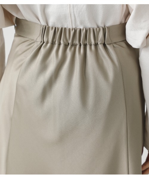 AZUL by moussy(アズールバイマウジー)の「SATIN NARROW SKIRT/サテンナロースカート(スカート・レディース・ベージュ/カーキ・SMALL/MEDIUM)」の19枚目の写真