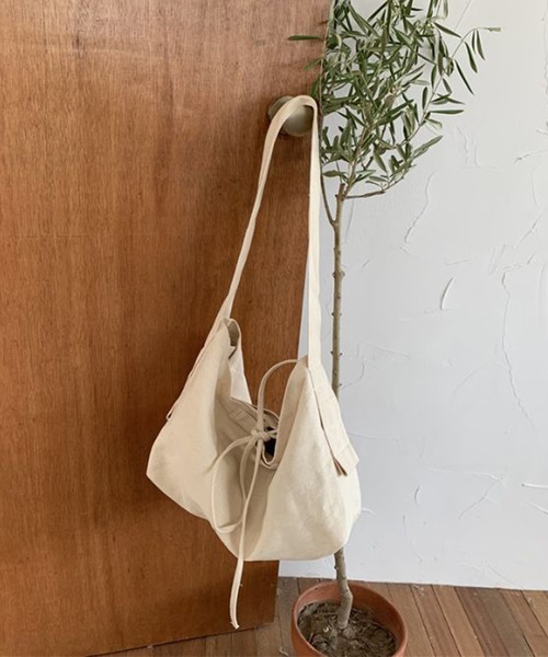 Anuenue（アヌエヌエ）の「キャンバスショルダートートバッグ（ショルダーバッグ・レディース・ブラック/ダークグリーン/ホワイト・FREE）」の10枚目の写真