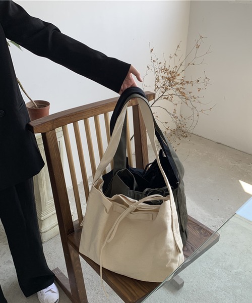 Anuenue（アヌエヌエ）の「キャンバスショルダートートバッグ（ショルダーバッグ・レディース・ブラック/ダークグリーン/ホワイト・FREE）」の17枚目の写真