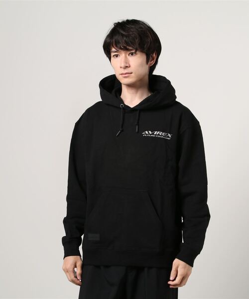 AVIREX（アヴィレックス）の「AVIREX/アヴィレックス　AFC トレーニング プルオーバー フーディー/AFC TRIANGLE PULL OVER HOODIE（パーカー・メンズ・カーキ/グリーン/ブラック/ライトグレー・X-LARGE/XX-LARGE/MEDIUM/LARGE）」の2枚目の写真