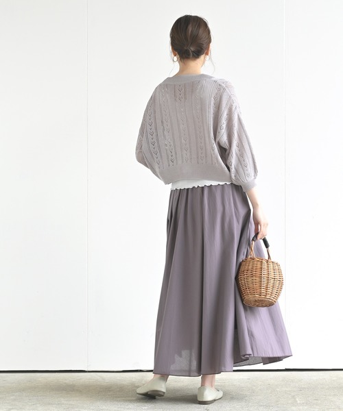 rps（アールピーエス）の「透かし柄ショートニットカーディガン（カーディガン/ボレロ・レディース・ブラック/アイボリー/ラベンダー・M）」の6枚目の写真